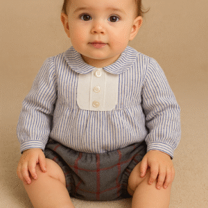 Conjunto menina com blusa às riscas e tapa-fralda xadrez